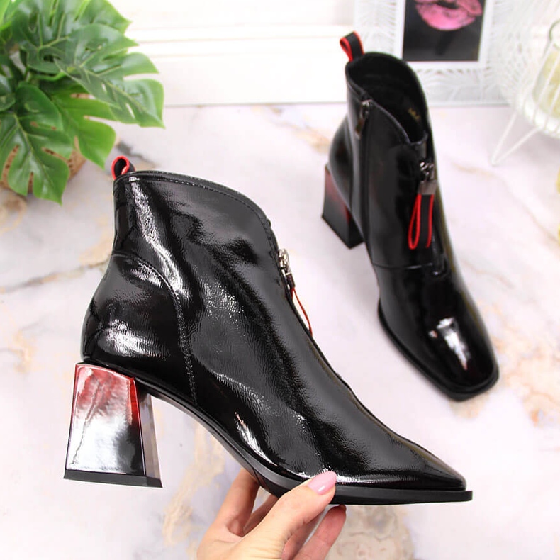 S.Barski Botas lacadas aislantes para mujer con tacón decorativo S. Bararski OLI183 negro 1