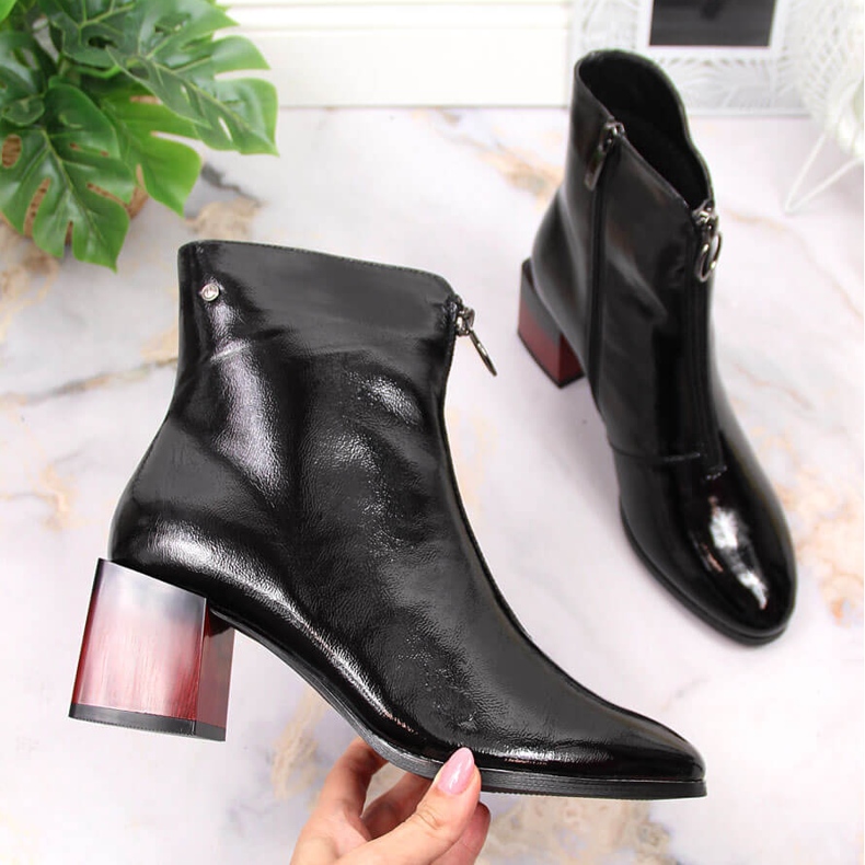 Botas con aislamiento para mujer lacadas con tacón decorativo Potocki WOL98 negro 1 Botas con aislamiento para mujer lacadas con tacón decorativo Potocki WOL98 negro 1