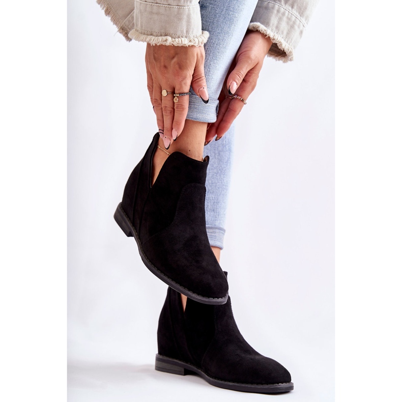 S.Barski Botas de ante negro Henriette con recortes en un tacón plano 1 S.Barski Botas de ante negro Henriette con recortes en un tacón plano 1