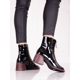 Botas de charol para mujer con elegante tacón Vinceza. negro 1