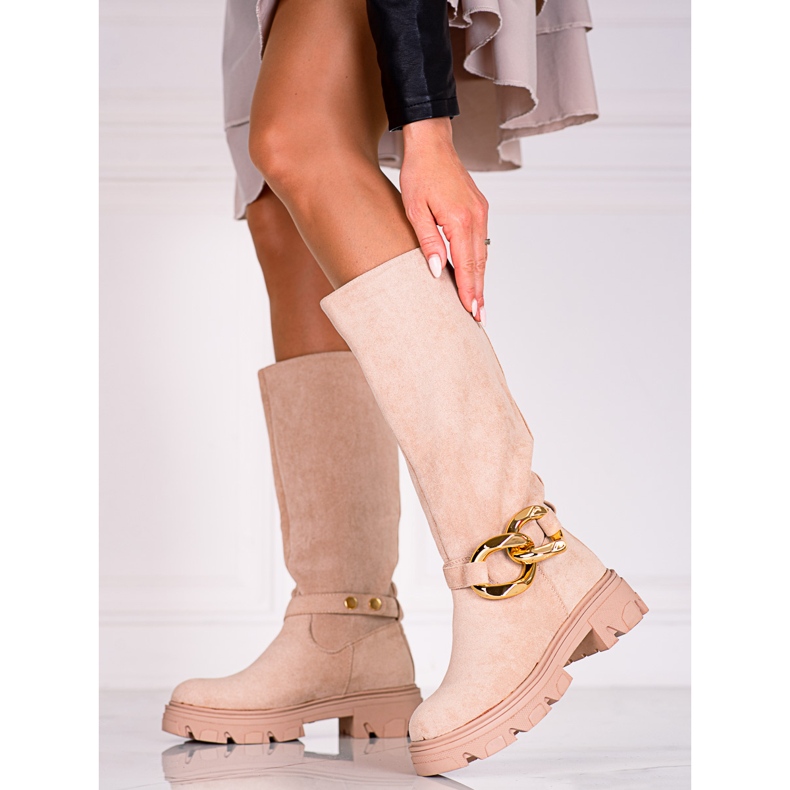 Botas de mujer beige con cadena Shelovet de ante ecológico 1