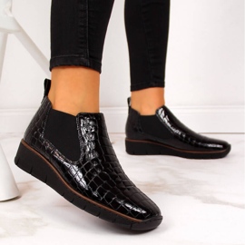 Botines charol negro serpiente Rieker 53794-01 19