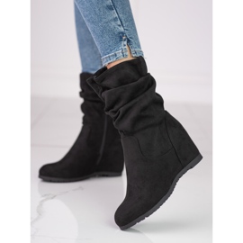 Botas de mujer en la cuña Shelovet con parte superior con volantes. negro 2