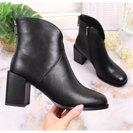 Botas de mujer con aislamiento negro en un poste decorativo, Filippo PAW374 1