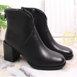 Botas de mujer con aislamiento negro en un poste decorativo, Filippo PAW374 3