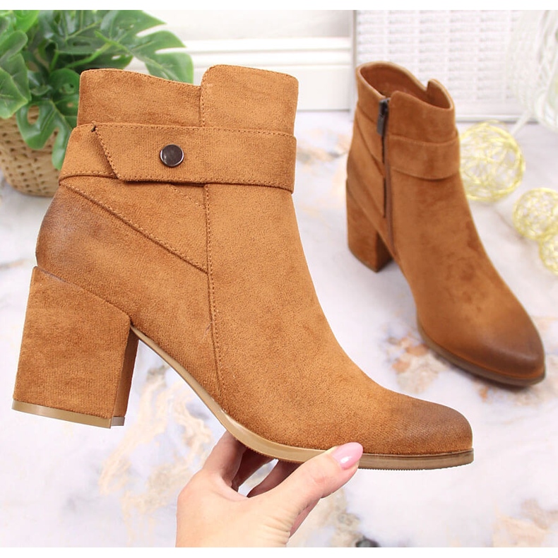 Botas de mujer Laura La.Fi en ante cálido camel marrón 1 Botas de mujer Laura La.Fi en ante cálido camel marrón 1