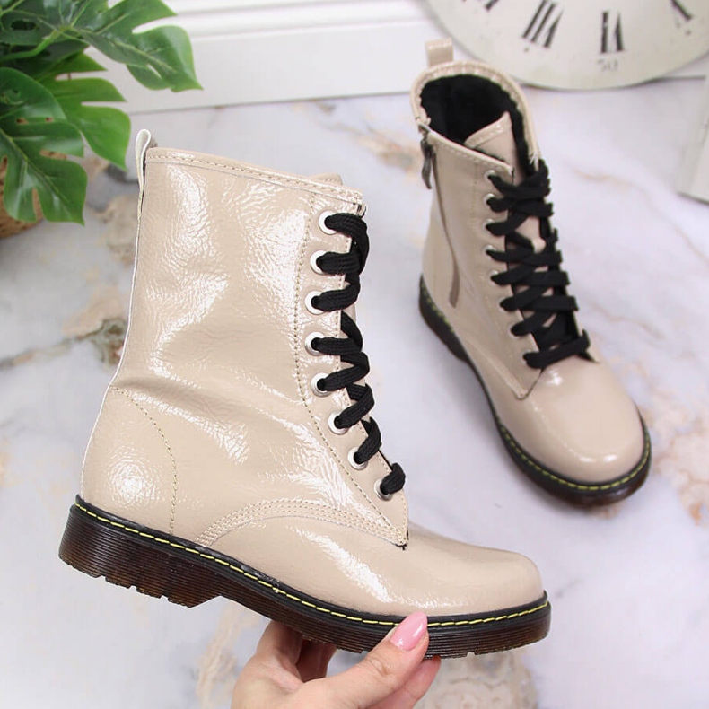 Botas de niña, barnizado beige cálido Kornecki 6017 1