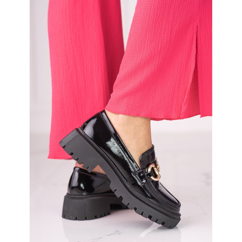 Mocasines de mujer Shelovet lacados en negro 1