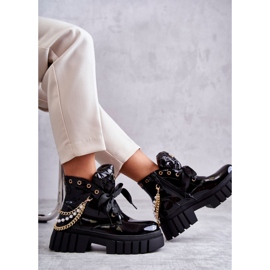 Botas Calientes Lacadas Con Cadena Negro Karoline 1