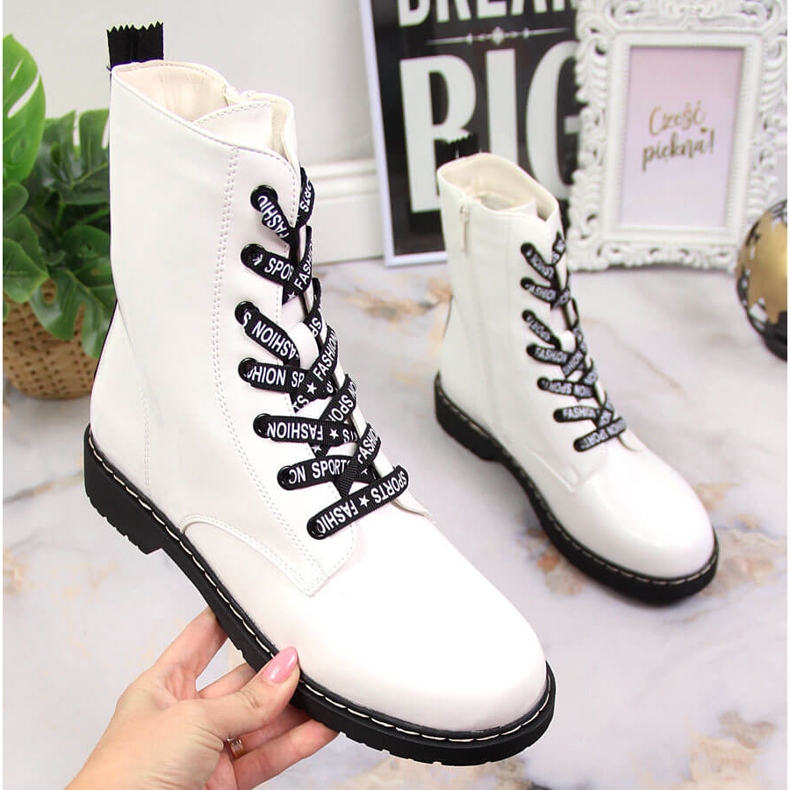 Botas de mujer barnizadas con aislamiento blanco Vinceza 1 Botas de mujer barnizadas con aislamiento blanco Vinceza 1