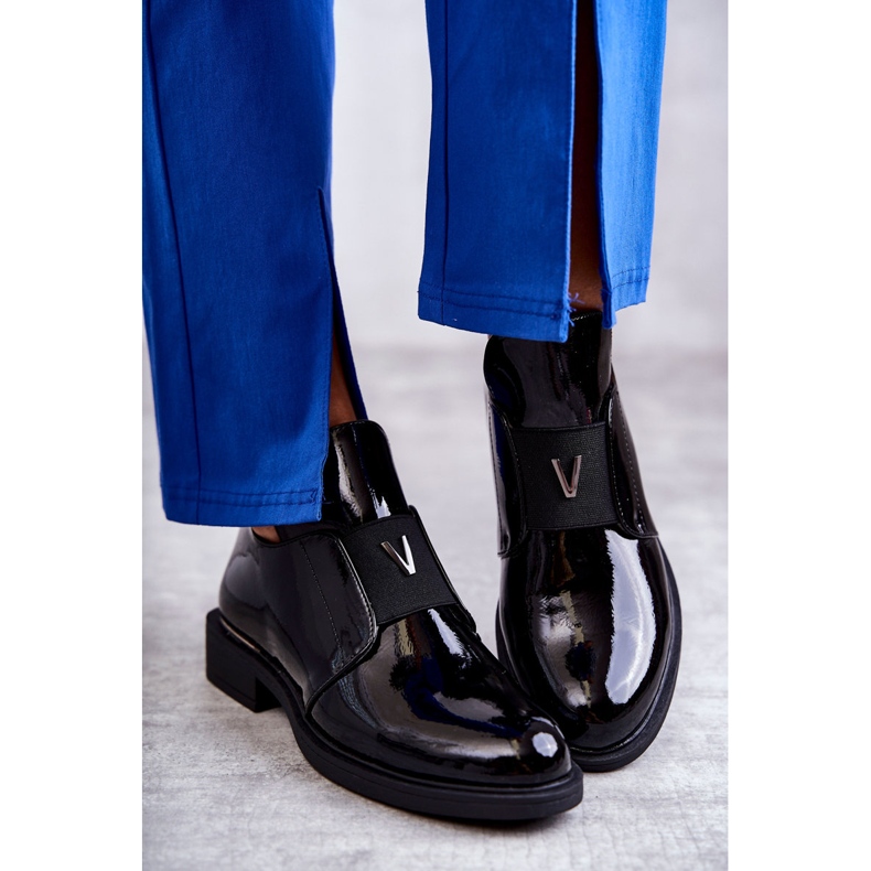 Vinceza Botas lacadas con recortes en un tacón plano Negro Eunice 2