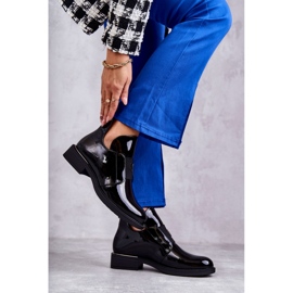Vinceza Botas lacadas con recortes en un tacón plano Negro Eunice 4