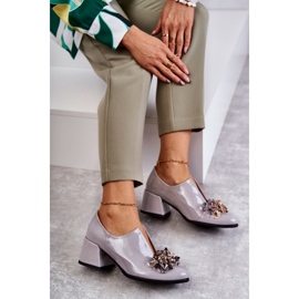 PA2 Zapato Liso Piel Lacada Con Adorno Oscuro Gris Delaver 7