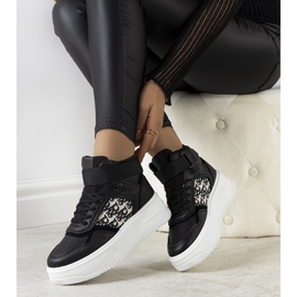 Zapatillas negras de Adolis. negro 1