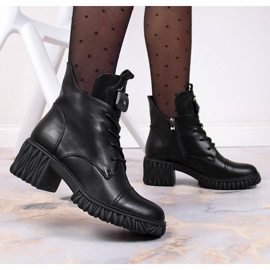 Botas de mujer de piel Artiker negras en el poste negro 7