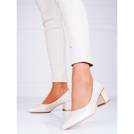 Bombas beige de mujer en un poste Shelovet bajo 1