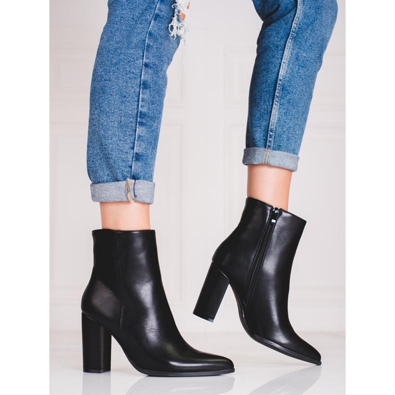 Botas de mujer en el puesto de Shelovet. negro 1