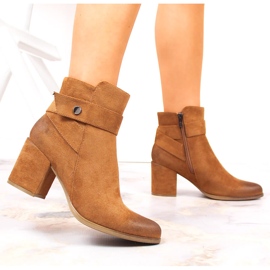Botas de mujer Laura La.Fi en ante cálido camel marrón 7