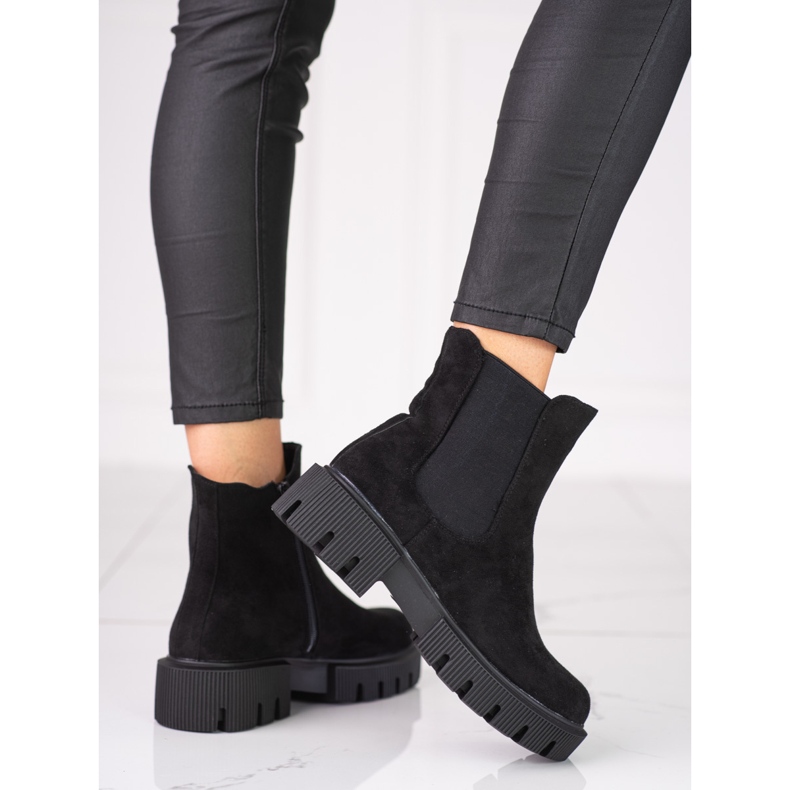 Botines Chelsea de mujer con plataforma Shelovet fabricados en ante ecológico negro 1