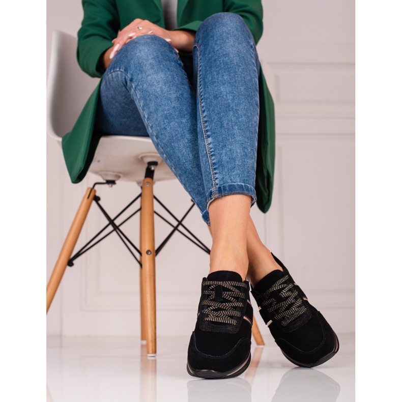 Zapatillas de cuero para mujer en la plataforma Shelovet. negro 1