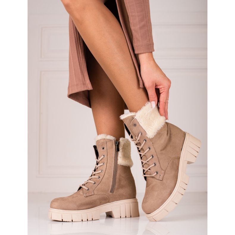 T.Sokolski Botas Shelovet de ante para mujer beige 1