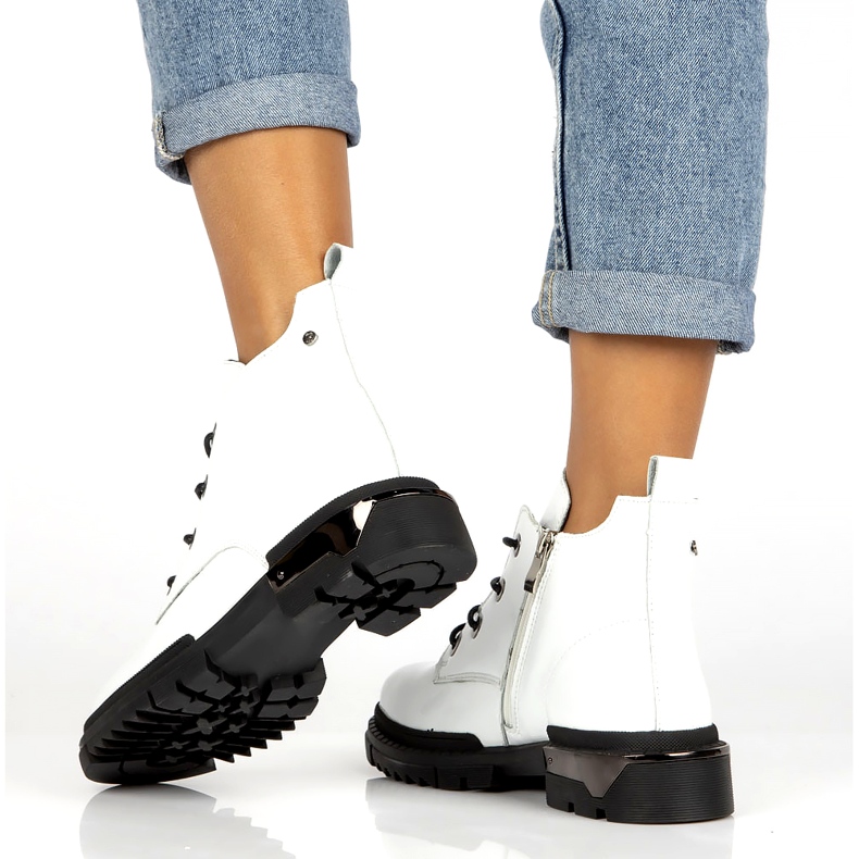 Filippo DBT4173 Botas de charol aisladas, blanco 5