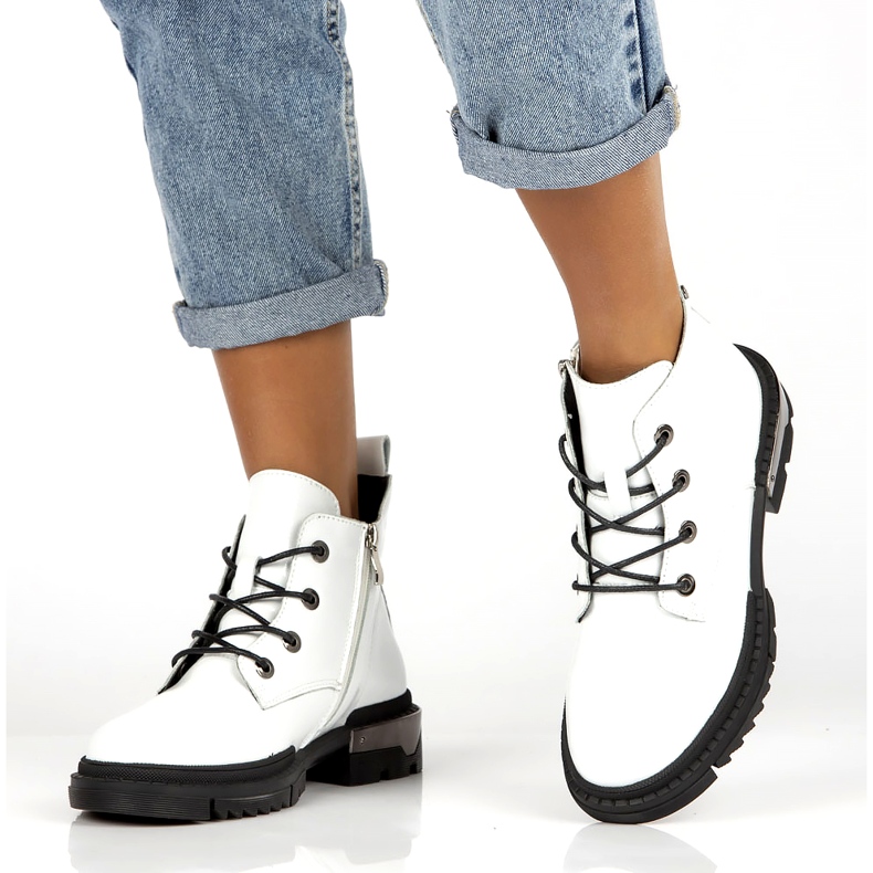 Filippo DBT4173 Botas de charol aisladas, blanco 4