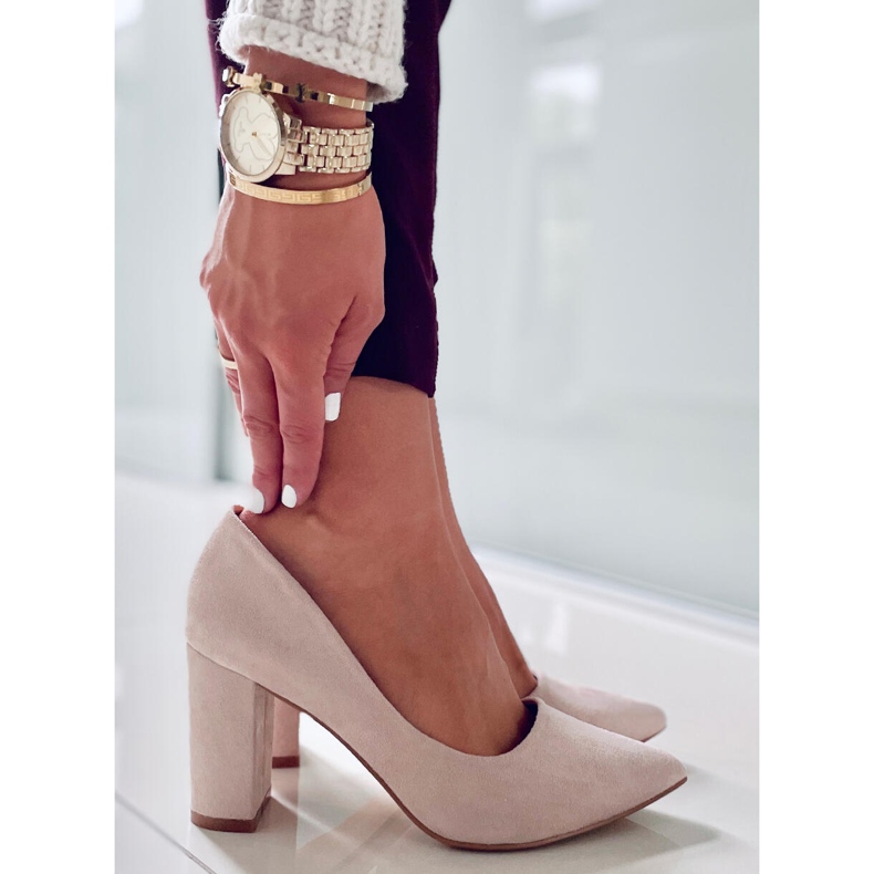 PA1 Bombas en el puesto de Ivonne Beige 2