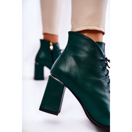 PA2 Botas de cuero de mujer en un poste verde 5