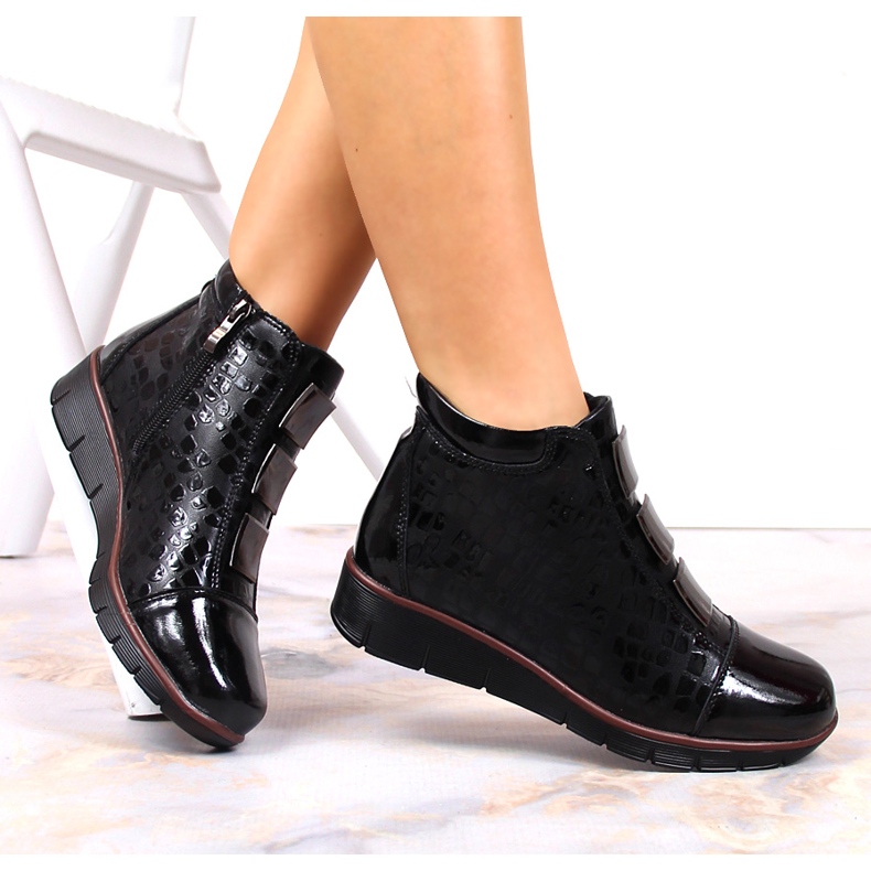 Botines de piel lacada con aislamiento negro Filippo 1