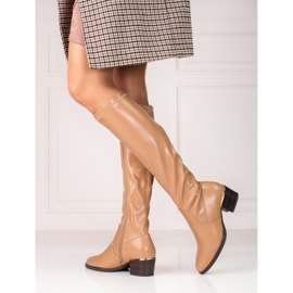 Botas de mujer lacadas en un poste bajo Vinceza beige 2