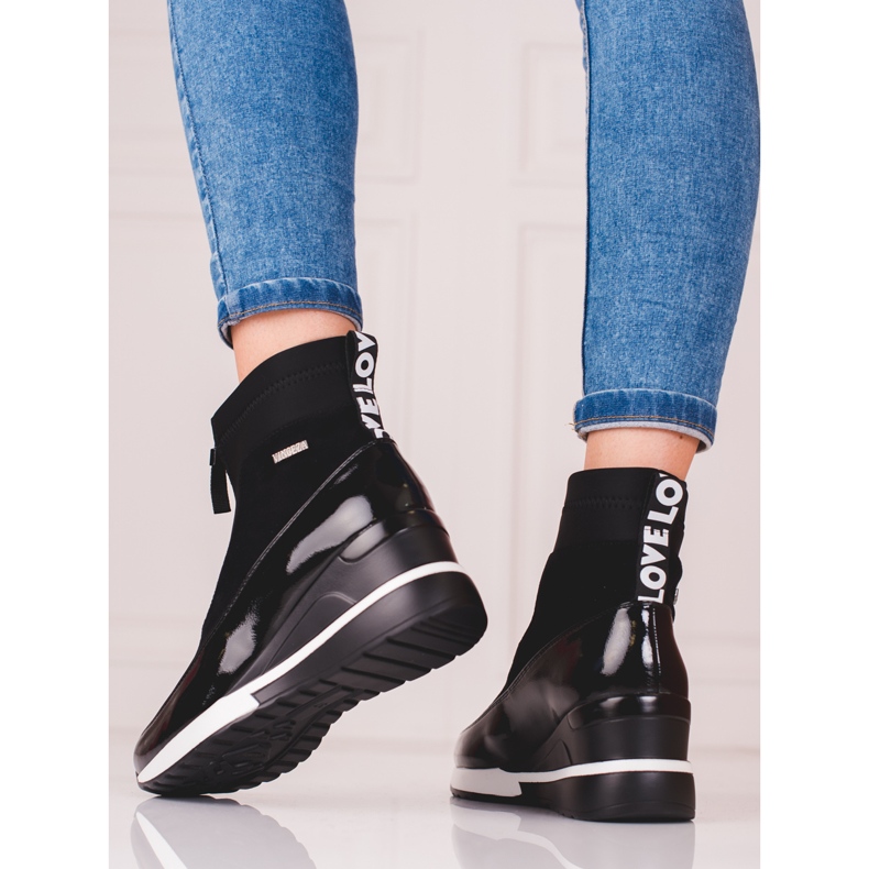 Botas deportivas de mujer en la cuña Vinceza negro 1