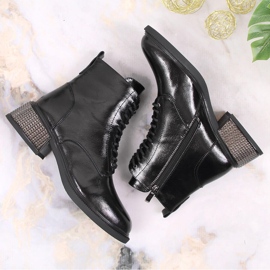 Botas de mujer lacadas con tacón decorativo, insuladas negras Filippo negro 6