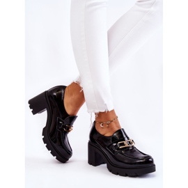 PL5 Zapatos negros lacados sobre pilar con adorno dorado Mikeyla 2