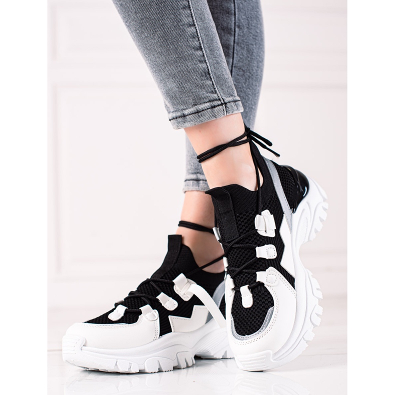 TRENDI Cómodas zapatillas con cordones blanco negro 1
