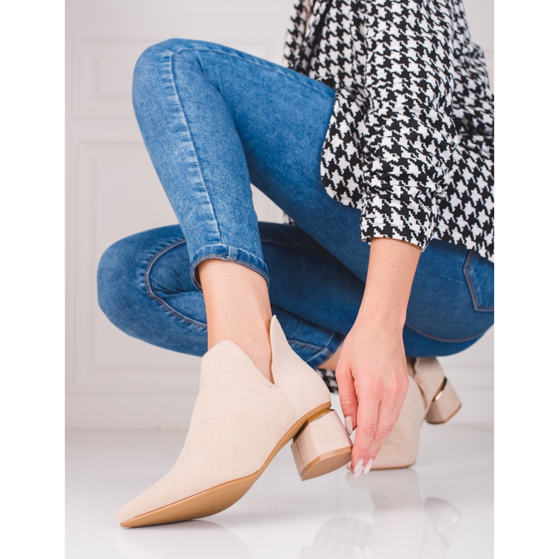 Botas beige de mujer con corte Shelovet 1