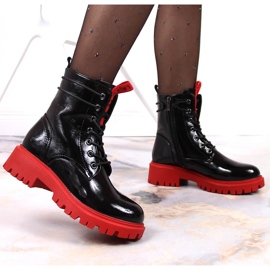 Botas lacadas con suela roja y con aislamiento negro Laura La.Fi 2