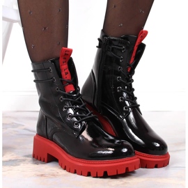 Botas lacadas con suela roja y con aislamiento negro Laura La.Fi 3
