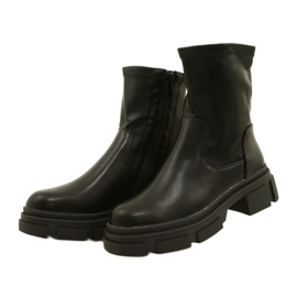 Botas de cuero para mujeres en un fondo grueso M. Daszyński MR2127-20 Negro 2
