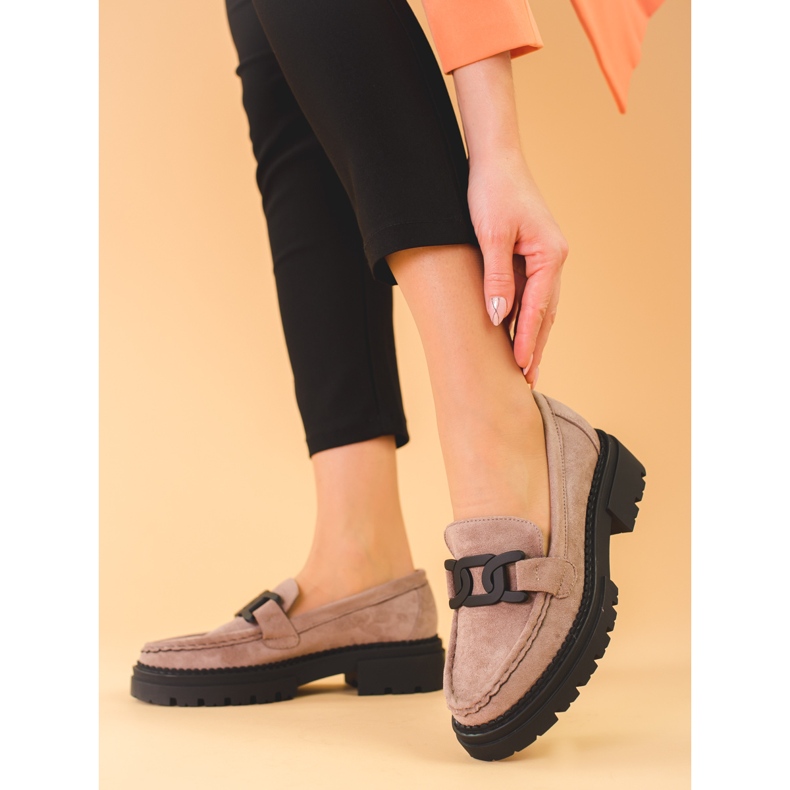 Mocasines mujer Shelovet beige sobre plataforma negra 1