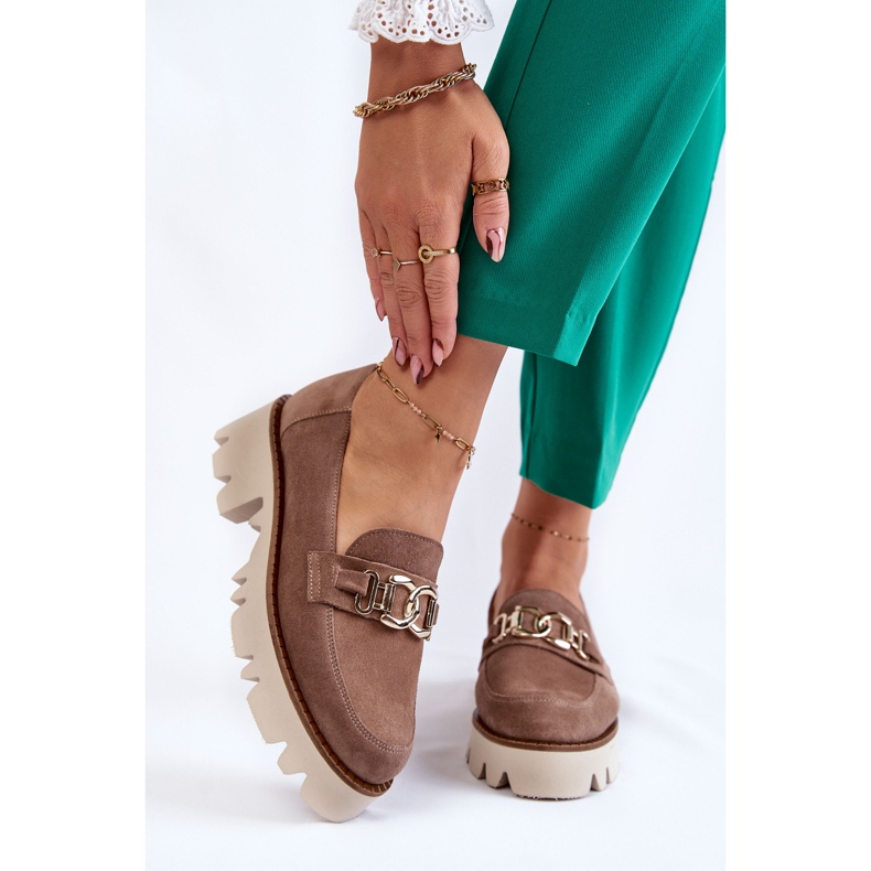 Zapatos de ante marrón con adorno de Laura Messi 1