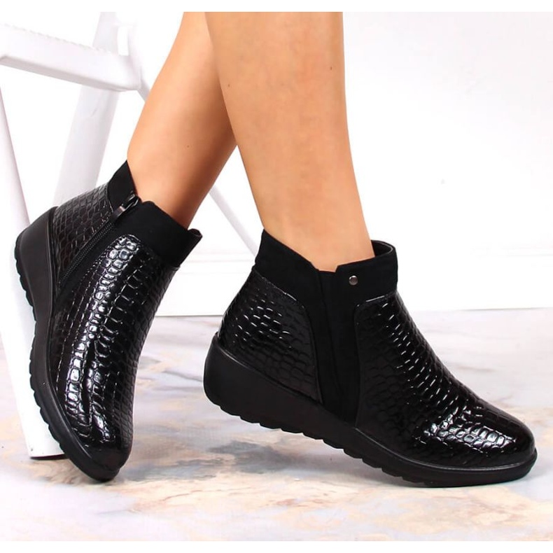 Botas cuña, crochet aislado T.Sokolski W SCA176A negro 1