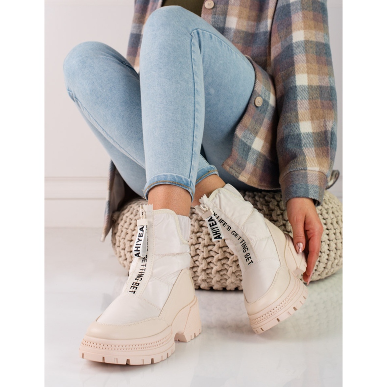Botas de nieve beige para mujer en la plataforma Shelovet 1