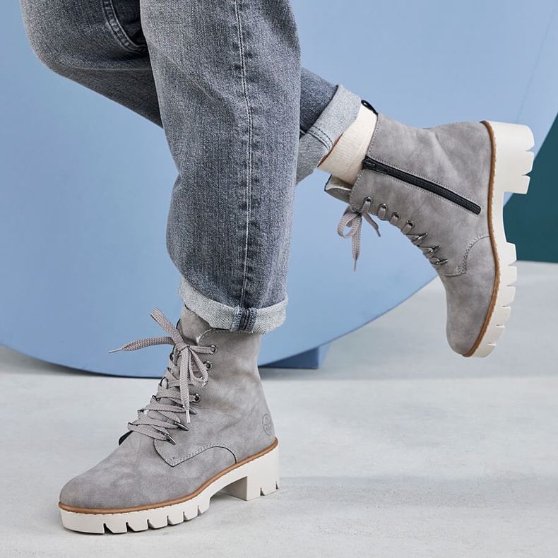 Cómodas botas de plataforma gris cálido Rieker X5701-40 para mujer 2 Cómodas botas de plataforma gris cálido Rieker X5701-40 para mujer 2