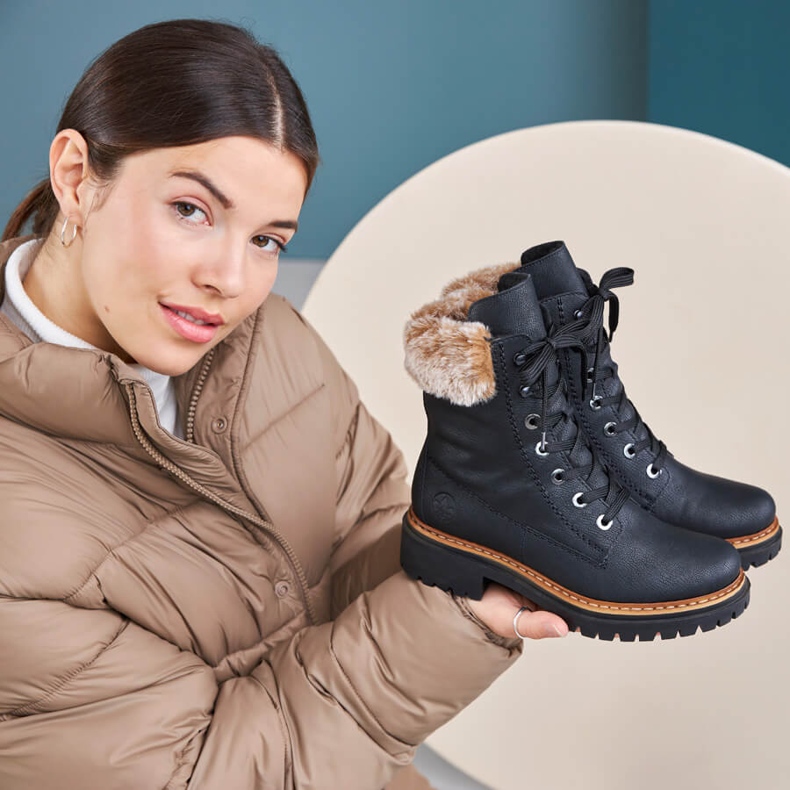 Botas de mujer negras Rieker 72630-00 con pelo negro 1