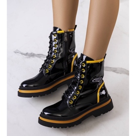 PA1 Botas Edaline lacadas en negro amarillo 1