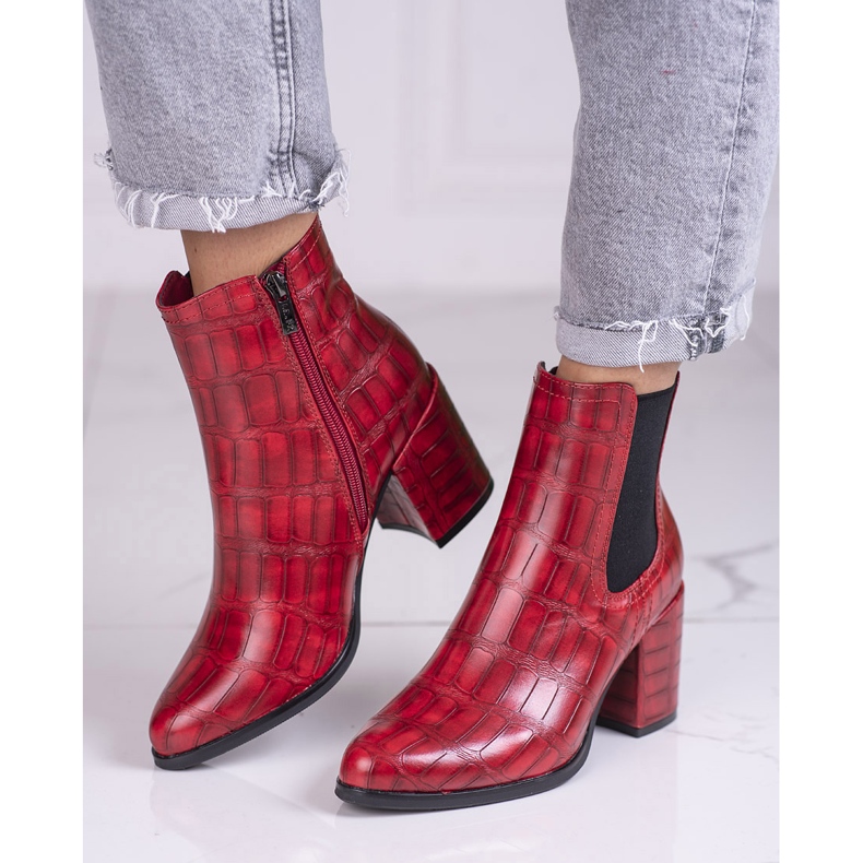 Botas Jodhpur rojas en el puesto Shelovet con un patrón rojo 1