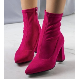 Botines rosas de Itzel 1