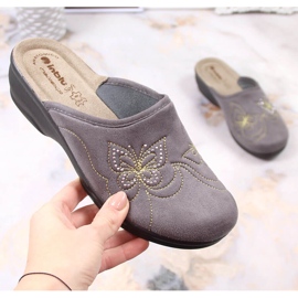 Cómodas zapatillas de estar por casa de terciopelo gris Inblu para mujer 2