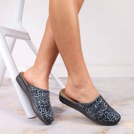 Cómodas zapatillas de estar por casa mujer Inblu estampado leopardo gris 6